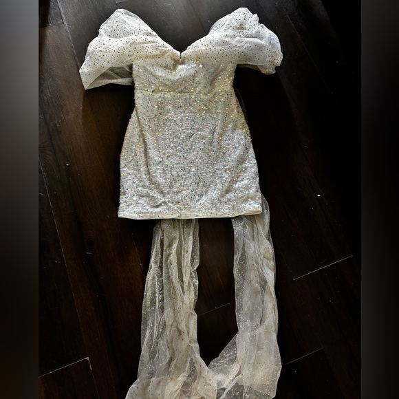 Off-Shoulder White Dress great for bride or bachelorette parties - Picture 6 of 7